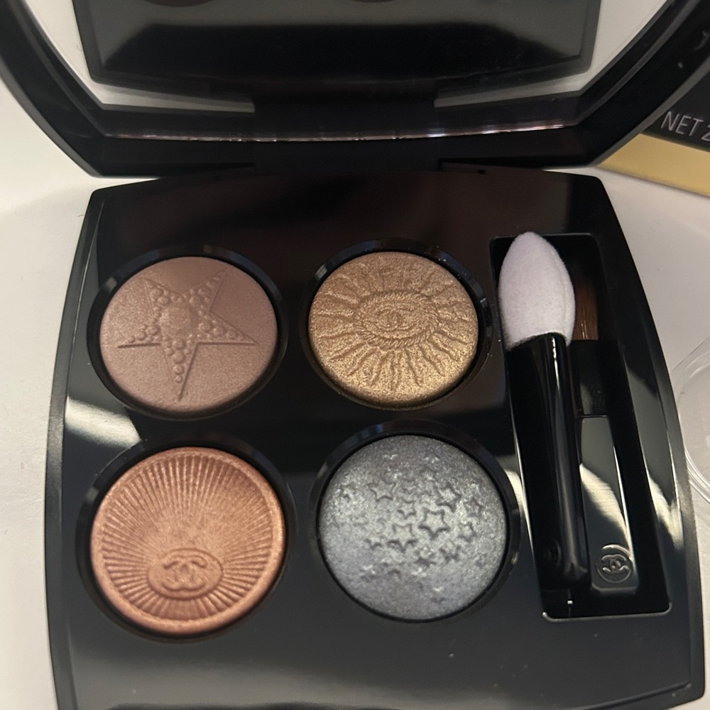 Chanel Les 4 Ombres Multi-Effect Quadra Eyeshadow - LE 229 boutons stellaire - Picture 2 of 2